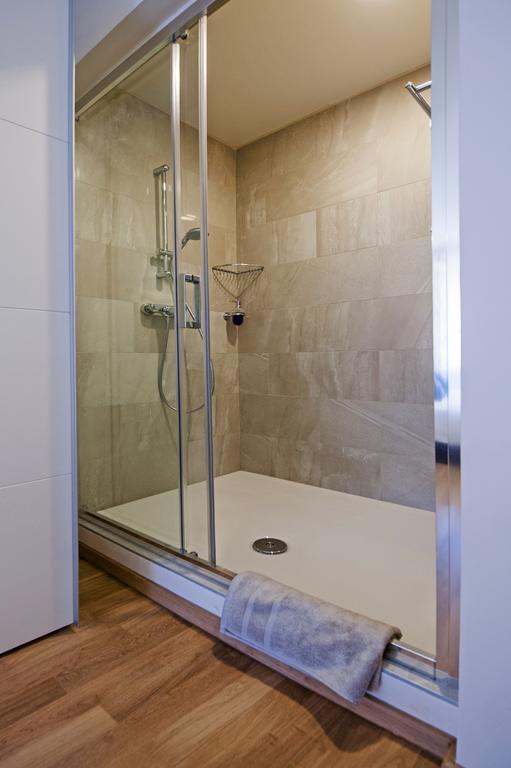 Апартаменти Carera Deluxe Ровінь Екстер'єр фото